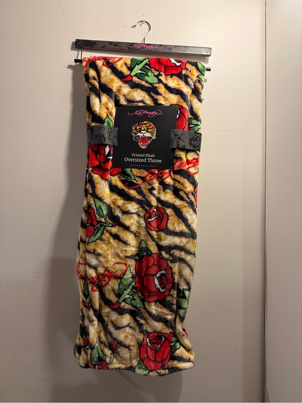 Ed Hardy Oversized Printed Plush Throw Blanket Tiger stripes roses NWT